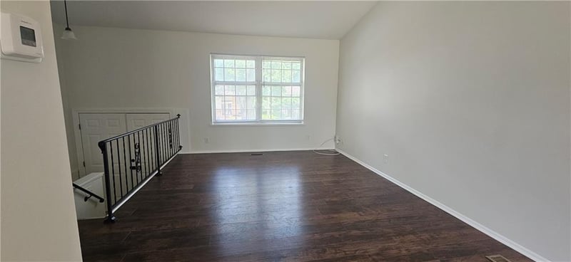 610 Lynn St, Lee's Summit, MO 64063