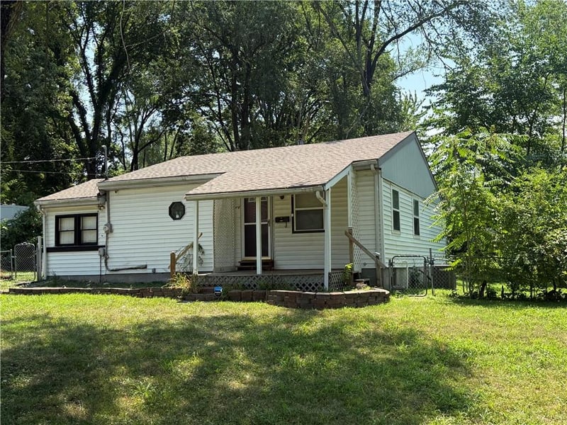 937 Dorothy Dr, Excelsior Springs, MO 64024