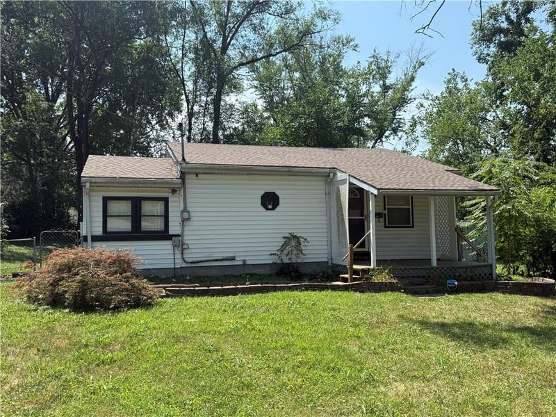 937 Dorothy Dr, Excelsior Springs, MO 64024