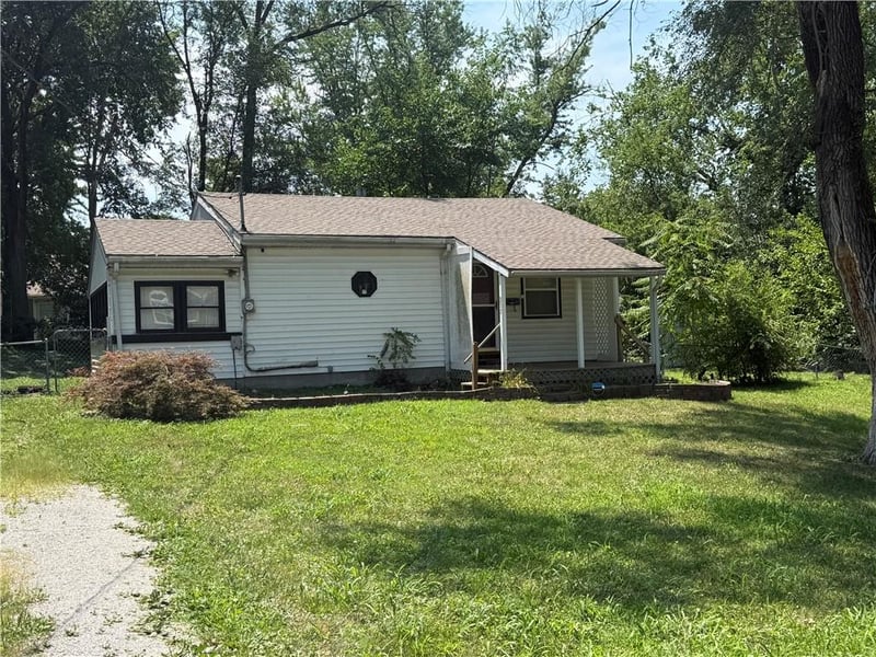 937 Dorothy Dr, Excelsior Springs, MO 64024