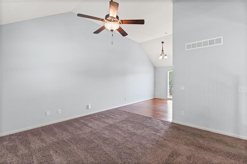 6220 119th Ter, Kansas City, MO 64156