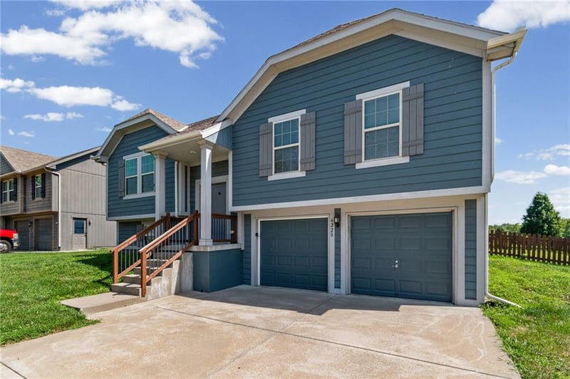 6220 119th Ter, Kansas City, MO 64156