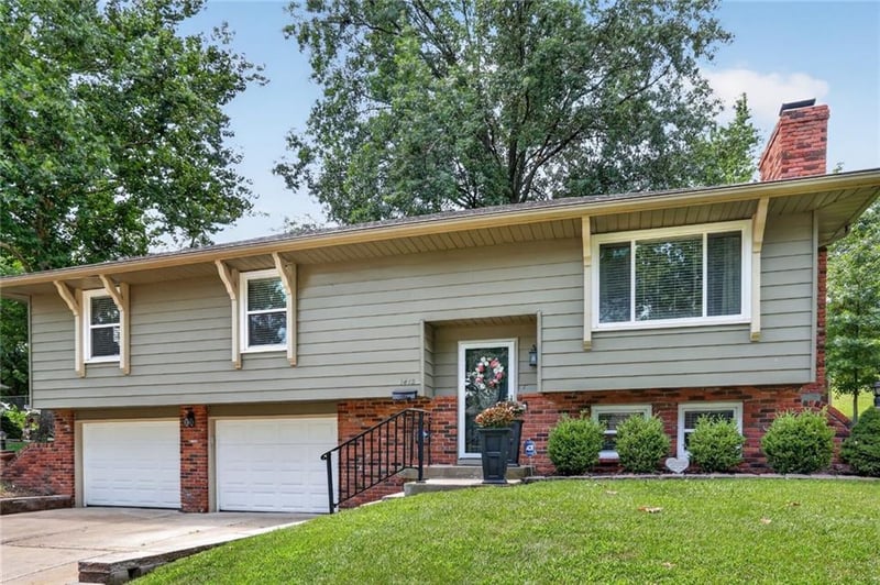 1410 50th Dr, Kansas City, KS 66106