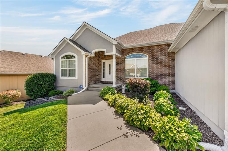 1126 Glenview Ave, Independence, MO 64056