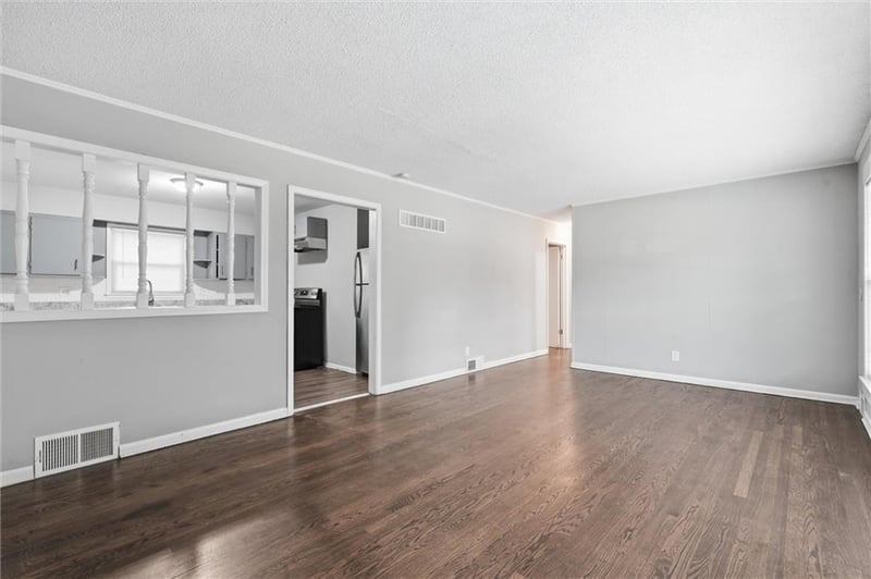 6537 Sears Dr, Kansas City, KS 66102