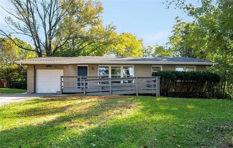 6537 Sears Dr, Kansas City, KS 66102