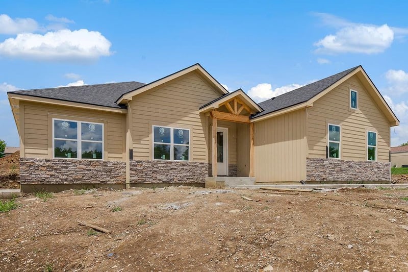 803 Kellogg St, Pleasant Hill, MO 64080