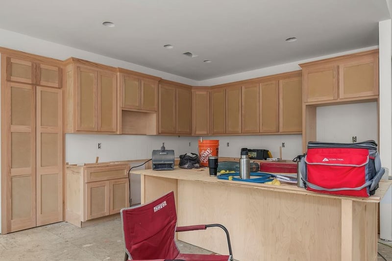 803 Kellogg St, Pleasant Hill, MO 64080