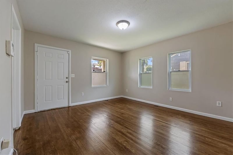 2130 32nd St, Kansas City, KS 66104
