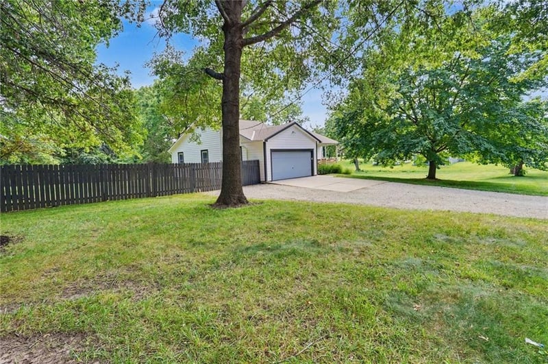 321 Dearborn St, Baldwin City, KS 66006