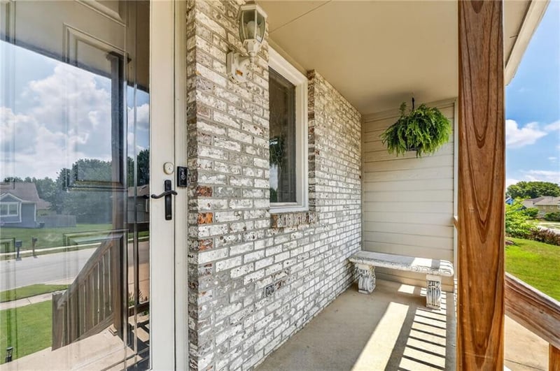 503 Newport Dr, Smithville, MO 64089