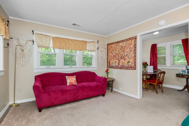 8106 Mcgee St, Kansas City, MO 64114