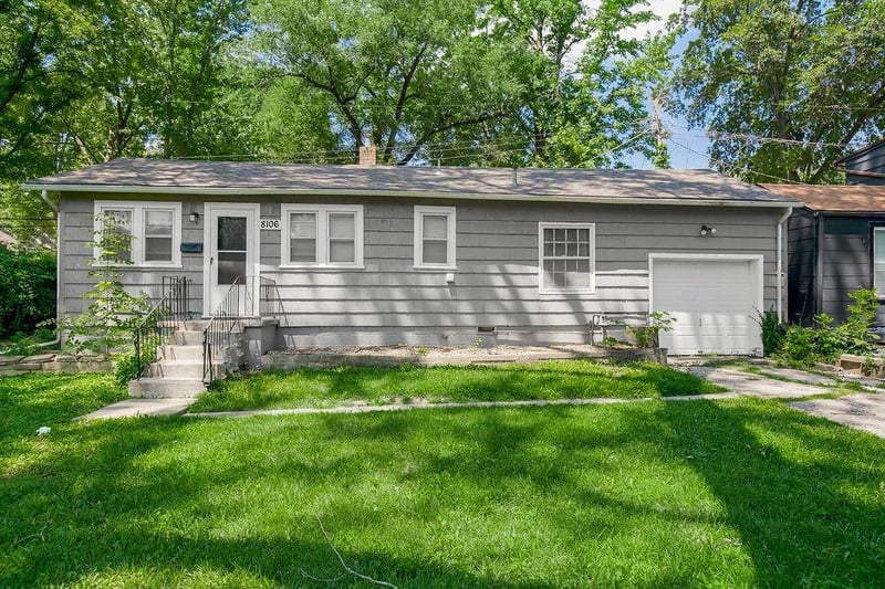 8106 Mcgee St, Kansas City, MO 64114