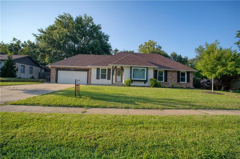 2010 33rd St, Topeka, KS 66611