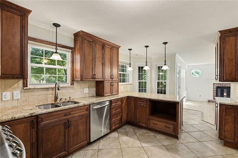 722 Deerfield St, Leavenworth, KS 66048