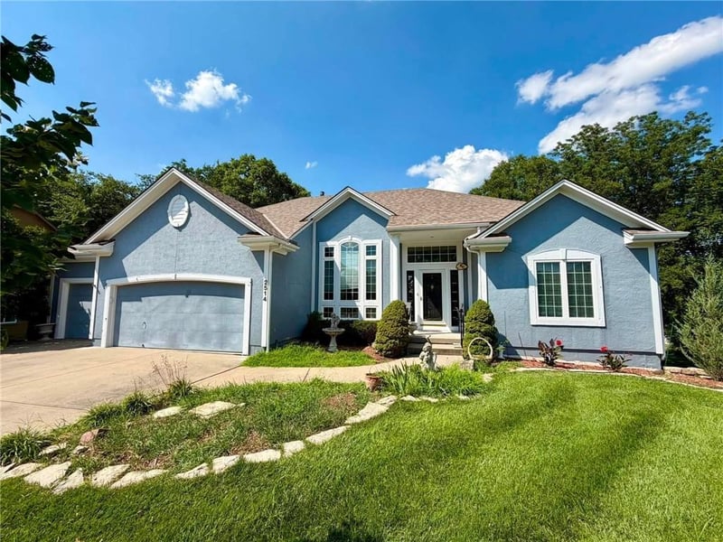 2514 Wintervalley Ct, Lee's Summit, MO 64081