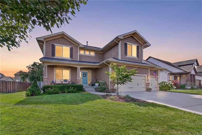 420 Meadowlark Dr, Raymore, MO 64083