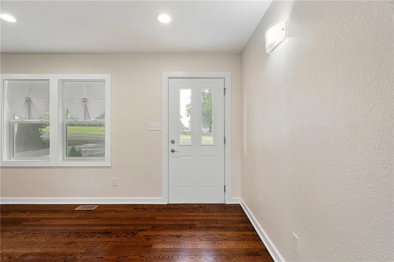7332 Parallel Pw, Kansas City, KS 66112