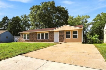 10706 Cambridge Ave, Kansas City, MO 64134