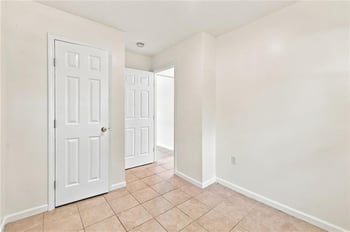 10706 Cambridge Ave, Kansas City, MO 64134