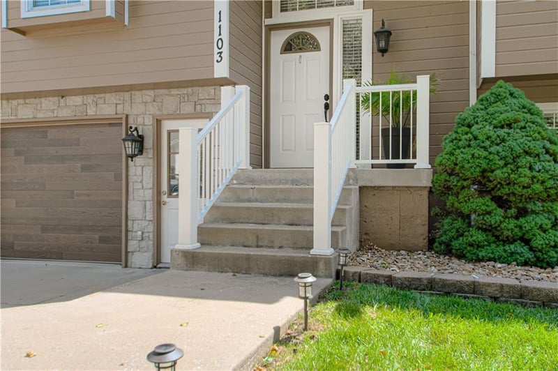 1103 Keagon Ave, Greenwood, MO 64034