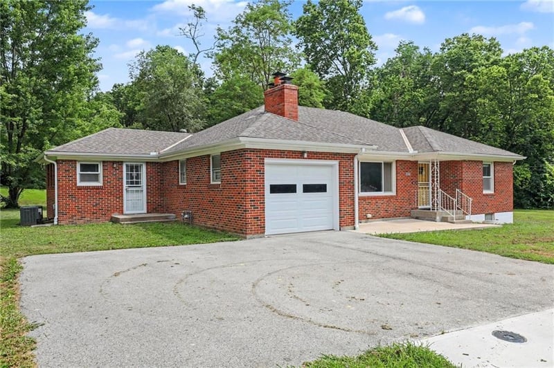 506 Mississippi St, Liberty, MO 64068