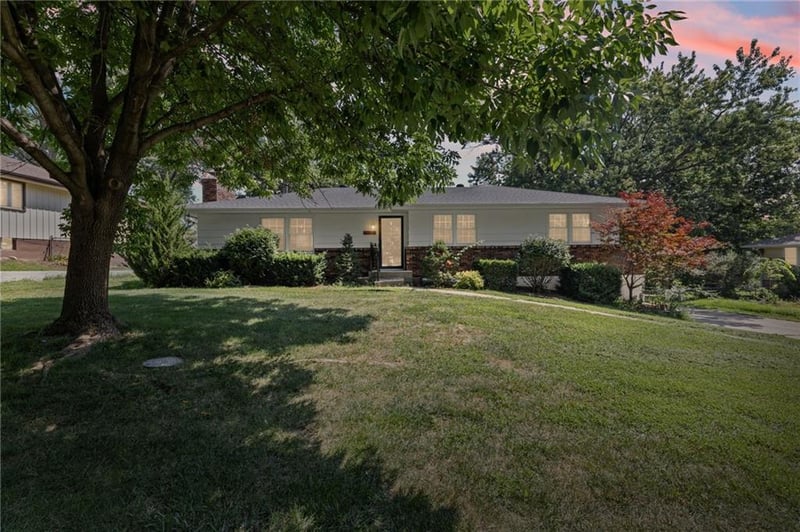 2308 NW Powderhorn Dr, Kansas City, MO 64154