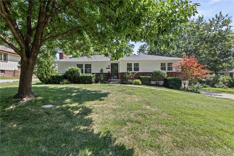 2308 NW Powderhorn Dr, Kansas City, MO 64154
