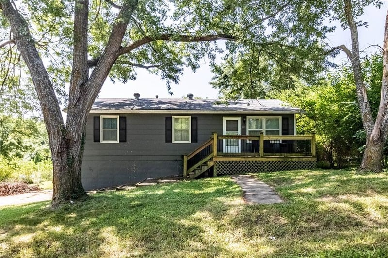101 8th St, Knob Noster, MO 65336