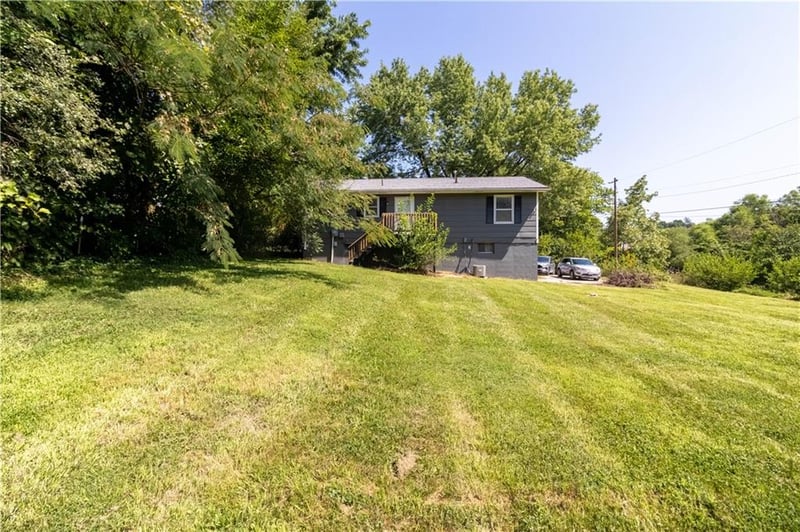 101 8th St, Knob Noster, MO 65336