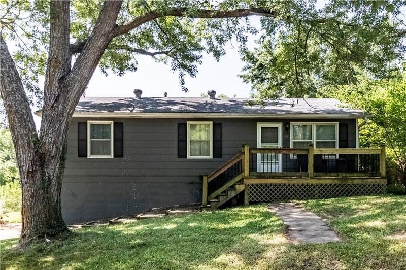 101 8th St, Knob Noster, MO 65336