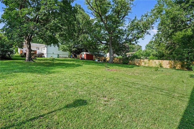 10214 56th St, Merriam, KS 66203
