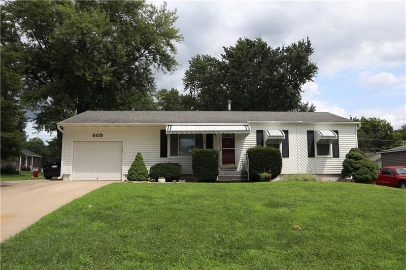 605 Ponca Dr, Independence, MO 64056