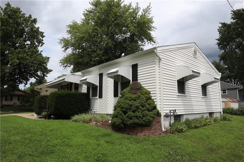 605 Ponca Dr, Independence, MO 64056