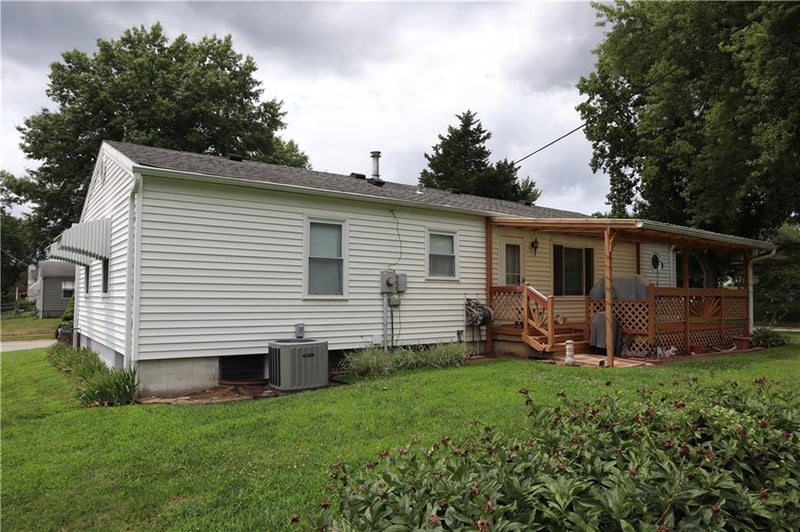 605 Ponca Dr, Independence, MO 64056