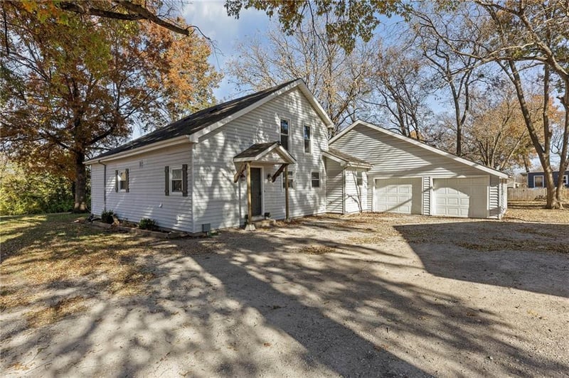 804 10th St, Ottawa, KS 66067