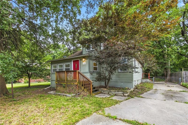 7740 Madison Ave, Kansas City, MO 64114
