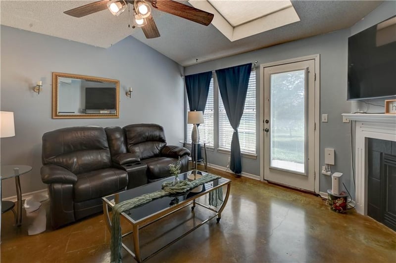 8112 Lawn Ave, Kansas City, MO 64119