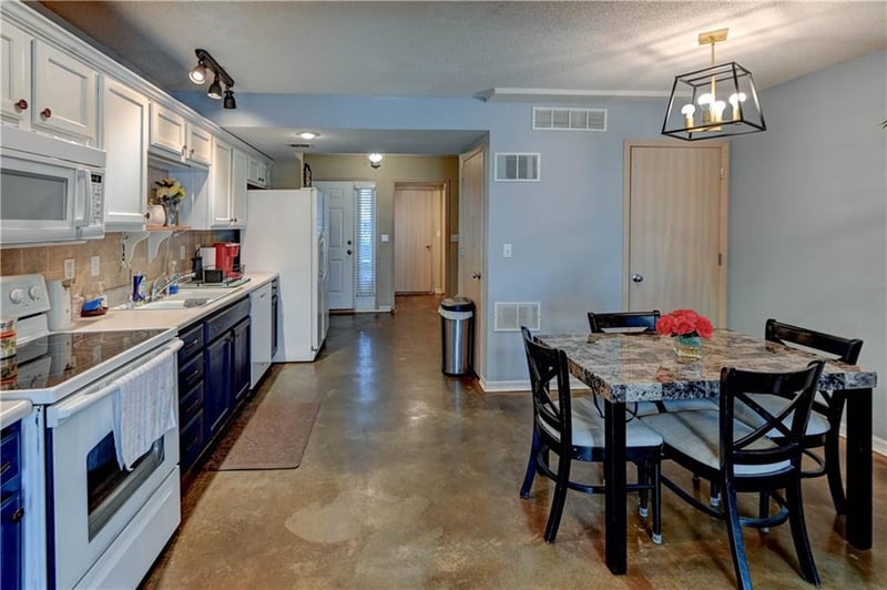 8112 Lawn Ave, Kansas City, MO 64119