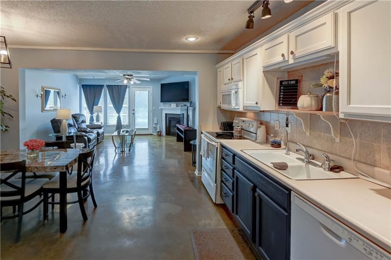 8112 Lawn Ave, Kansas City, MO 64119