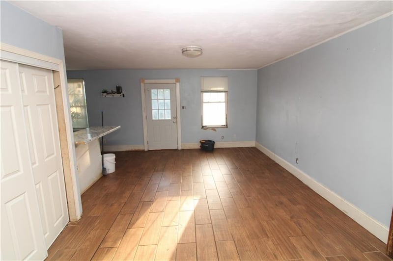 3305 Leonard Rd, St Joseph, MO 64503