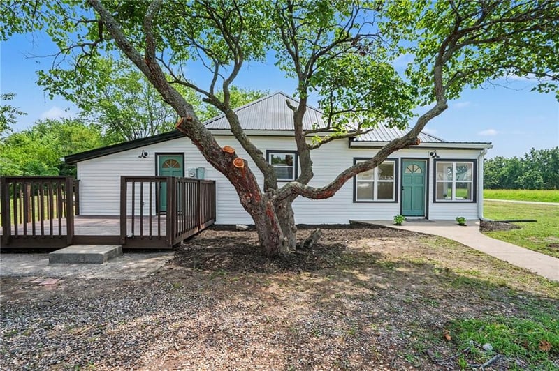 7560 Hoover Rd, Smithville, MO 64089