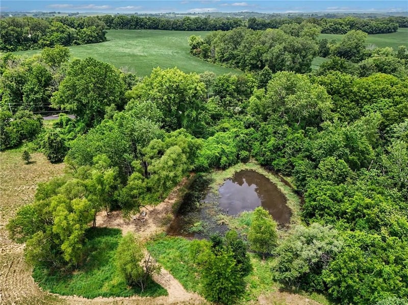 7560 Hoover Rd, Smithville, MO 64089
