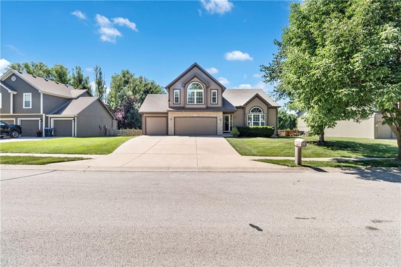 7905 112th St, Kansas City, MO 64157
