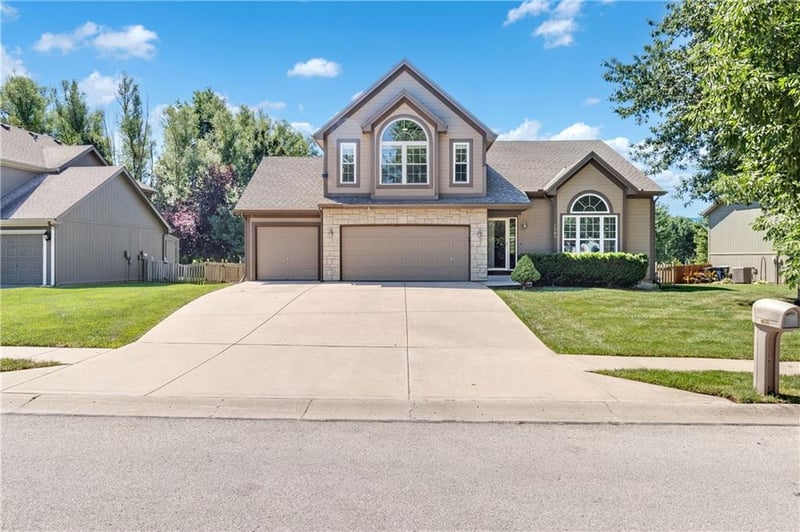 7905 112th St, Kansas City, MO 64157
