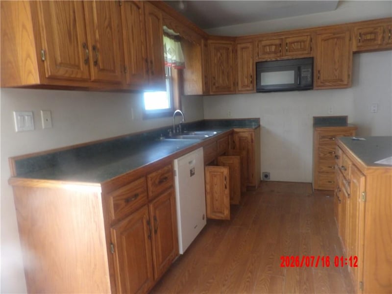 411 Briarwood Dr, Iola, KS 66749