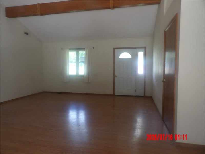 411 Briarwood Dr, Iola, KS 66749