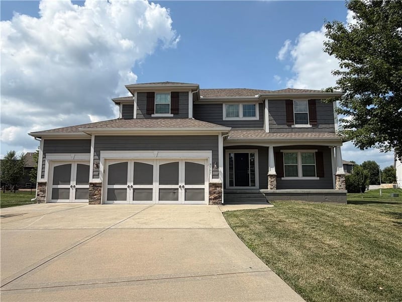 9307 97th Ter, Kansas City, MO 64157