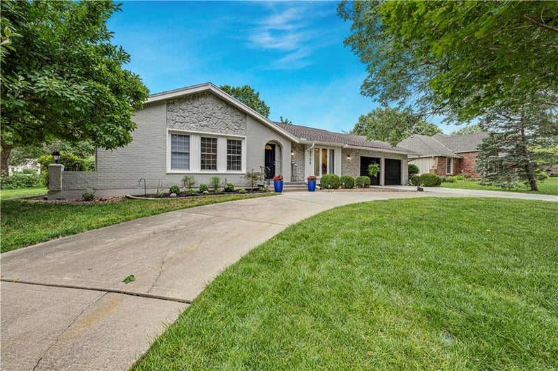 12730 Overbrook Rd, Leawood, KS 66209