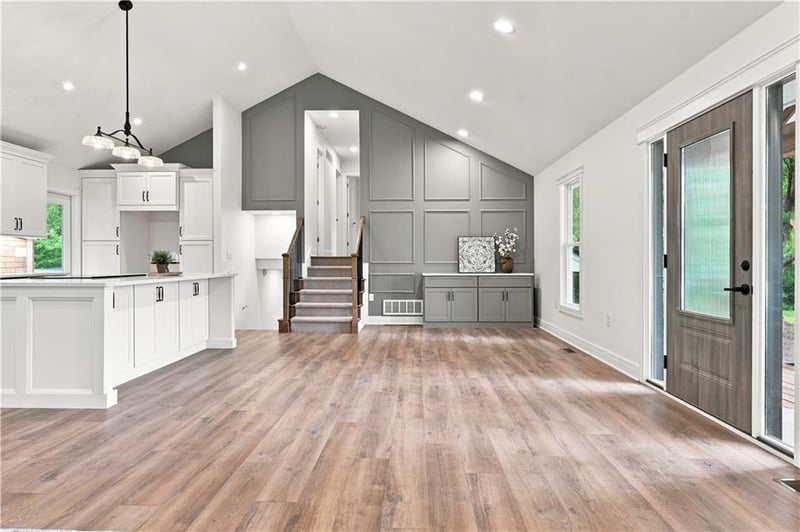 3222 Pryor Rd, Lee's Summit, MO 64082
